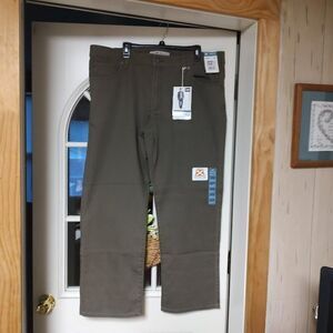 New Lee Modern Series Straight Leg L342  Soldier Olive  Jeans Size Men's 42/30